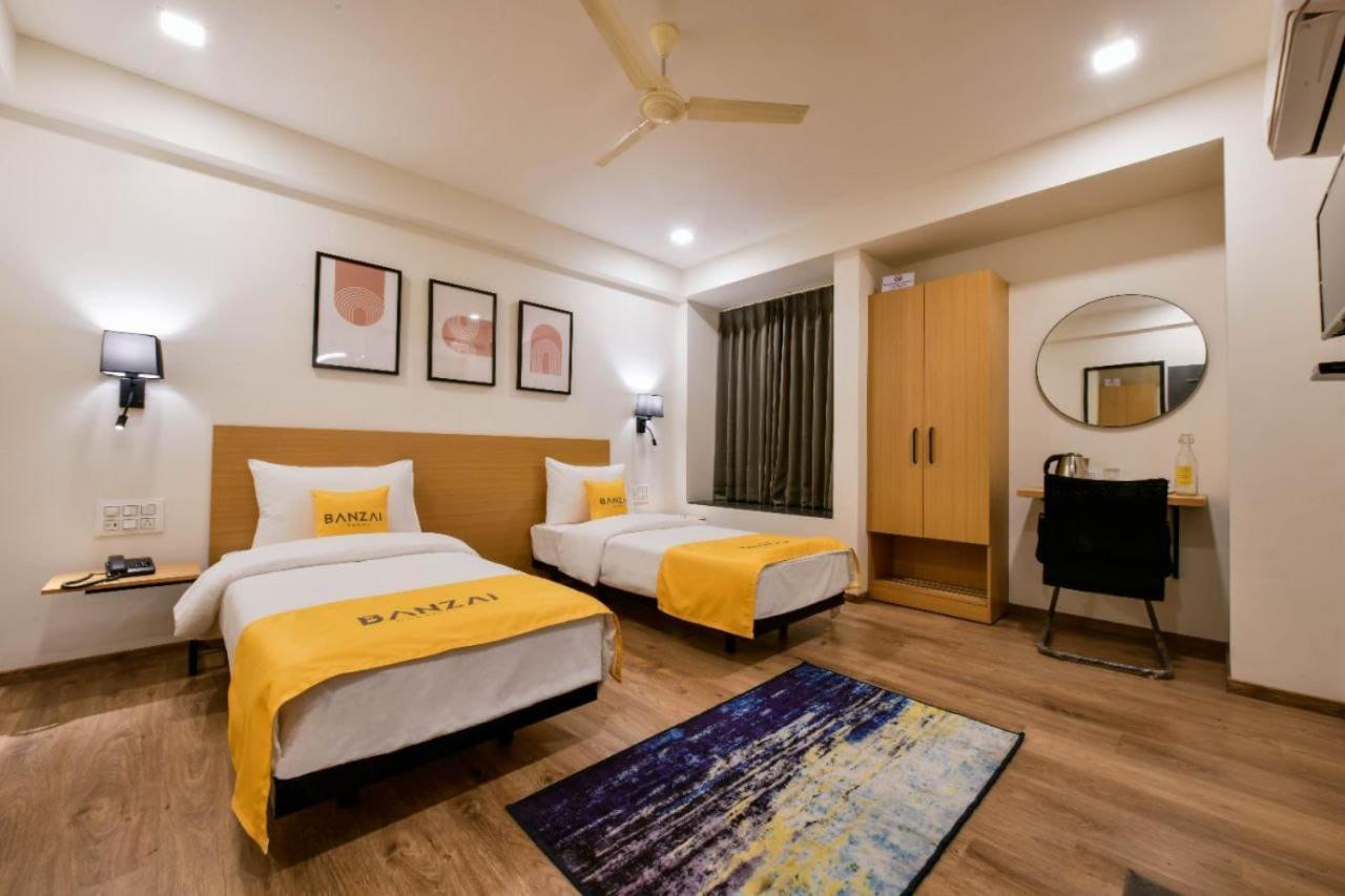 Banzai Rooms 나식 외부 사진