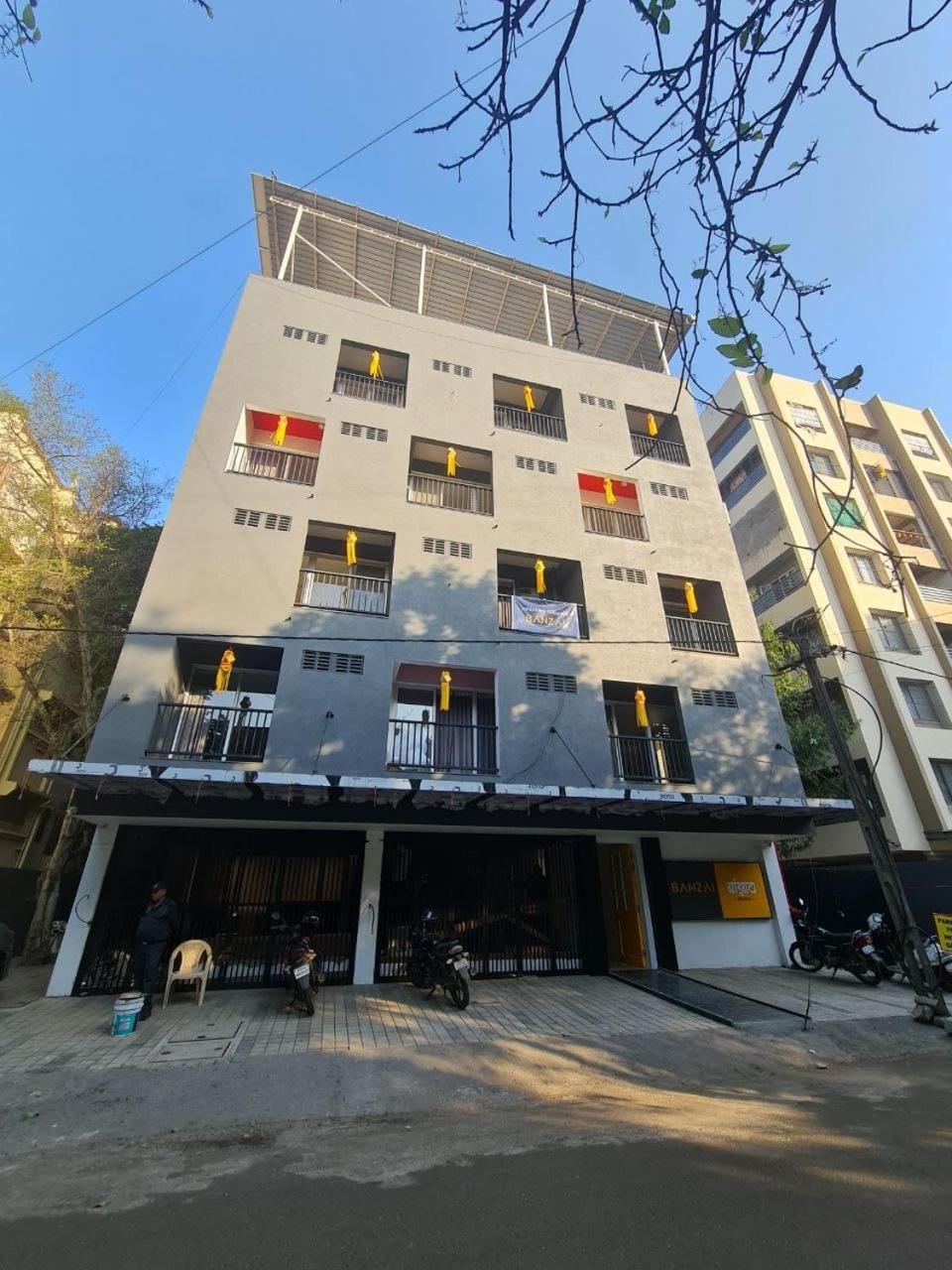 Banzai Rooms 나식 외부 사진